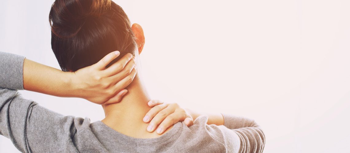Shoulder pain is pain that occurs in the shoulder area. This is a result of shoulder movement that can cause abnormal symptoms.
